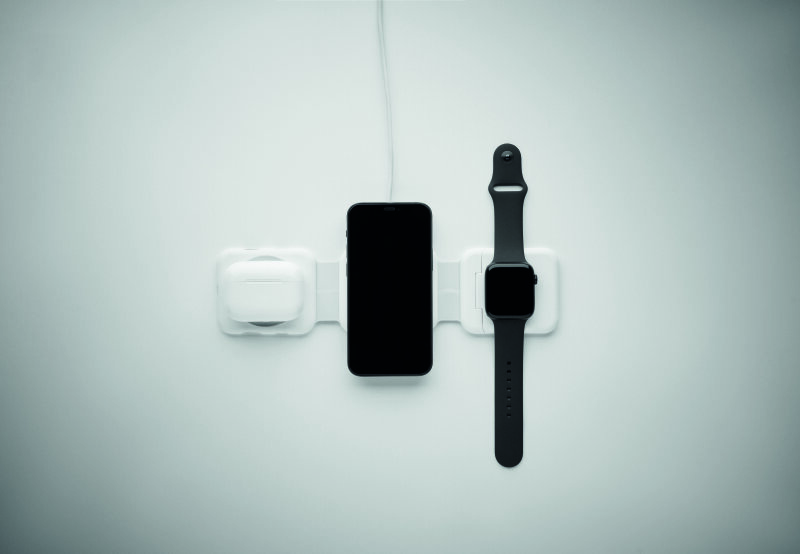 Foldable charging station – image 14