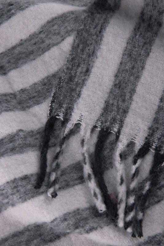 VINGA Lioro GRS wool blend blanket – image 5