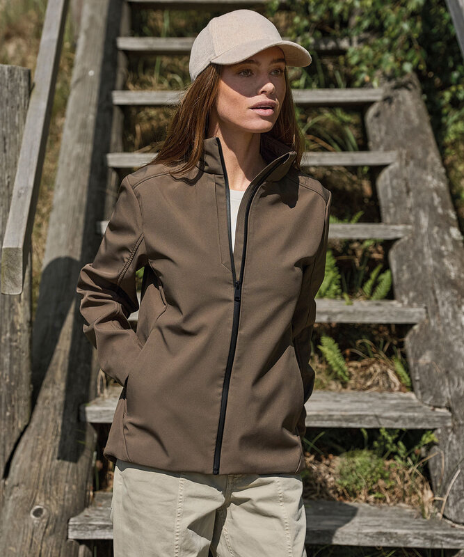 Womens performance softshell 9521 – image 1
