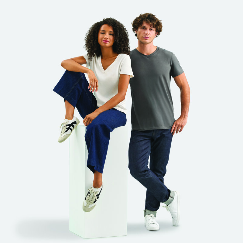 REGENT V V-NECK T-SHIRT – image 10