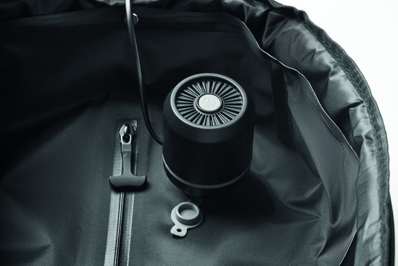 RPET backpack w/vacuum bag 18L – image 7